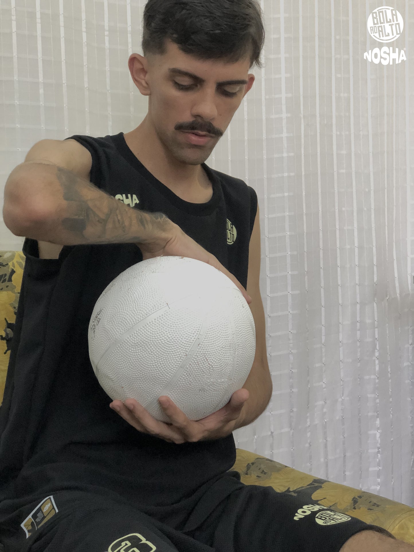 Megabox "Bola ao Alto x Nosha"