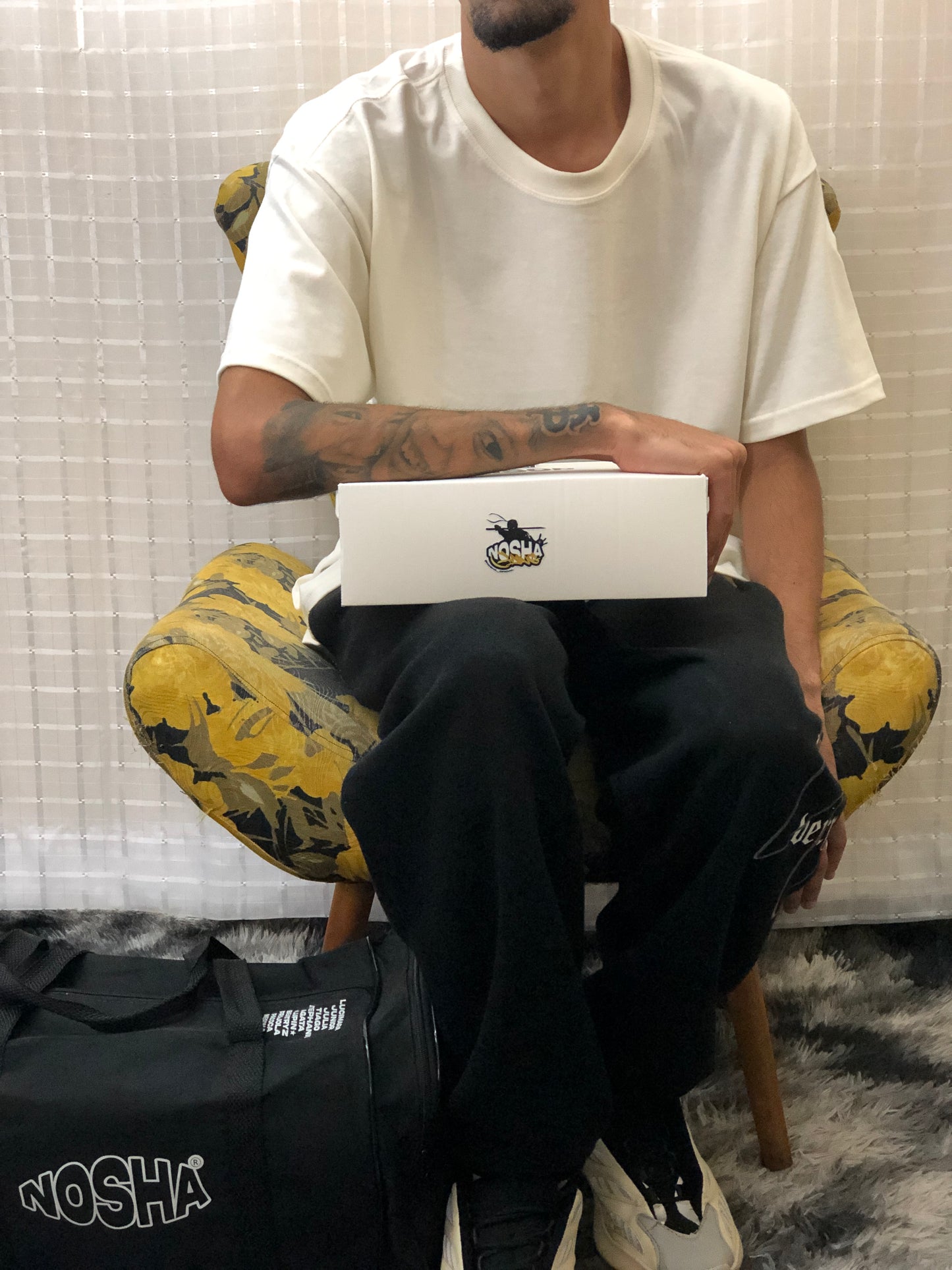 Camiseta Essencial Off-White