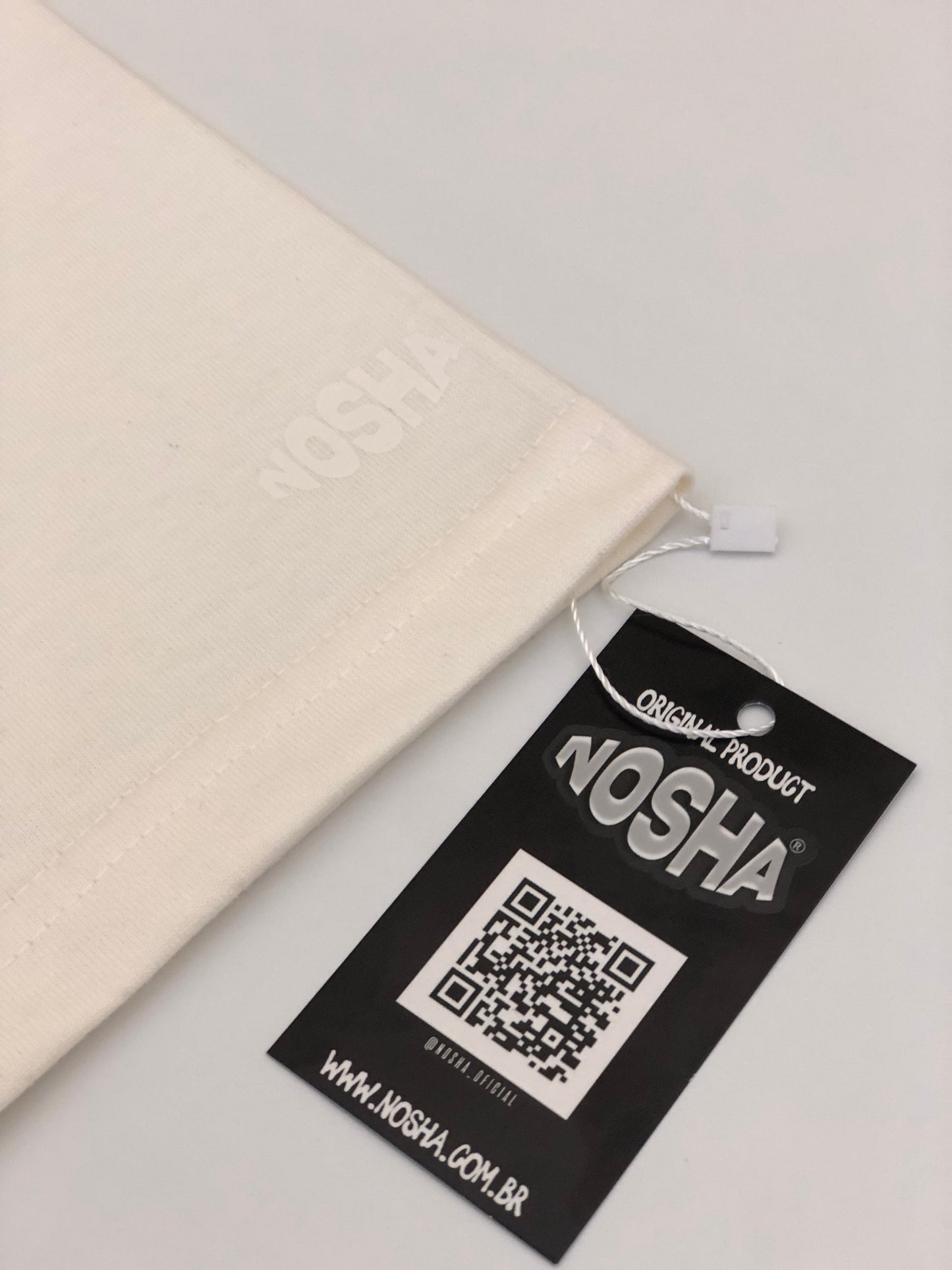 Camiseta Essencial Off-White